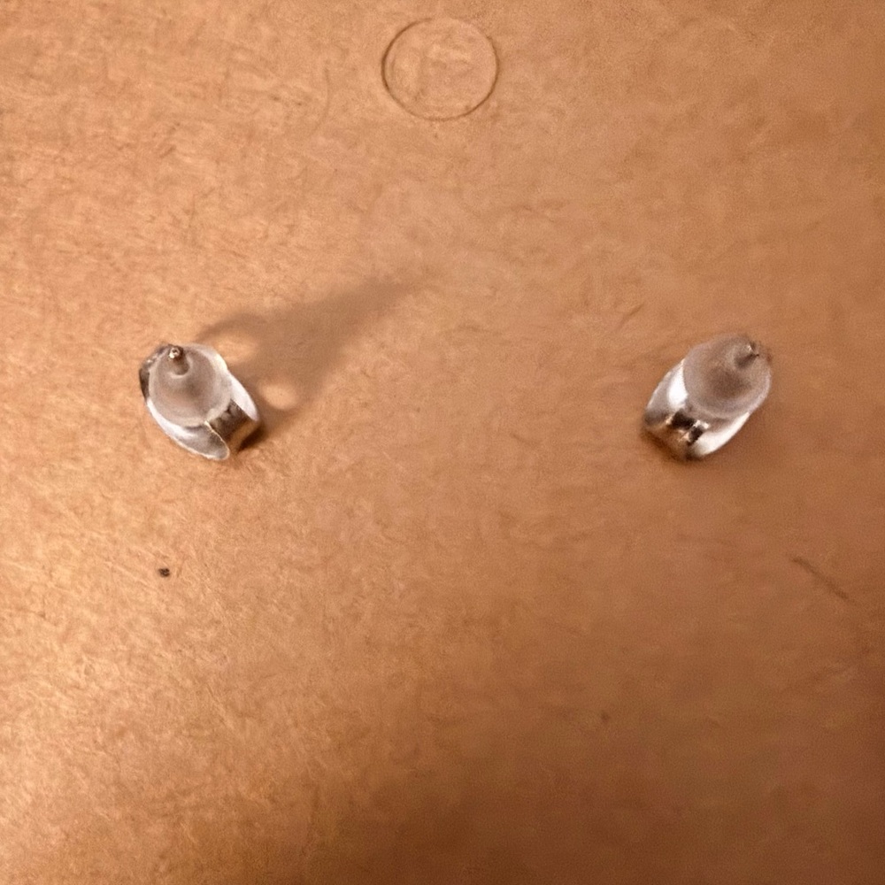 New Tiny Cat Studs Earrings - Picture 2 of 2